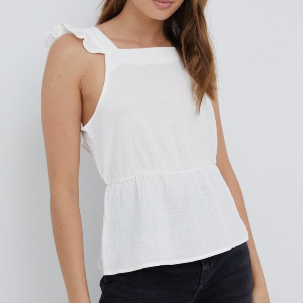 57. Vero Moda White Cotton Blouse – Elegant & Lightweight